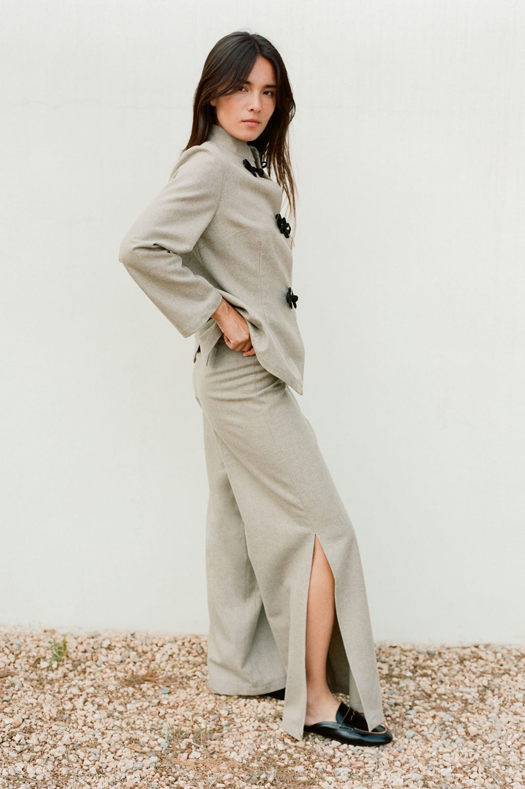 arkitaip Trousers The Lena Wide-Leg Wool Trousers with side slit in beige