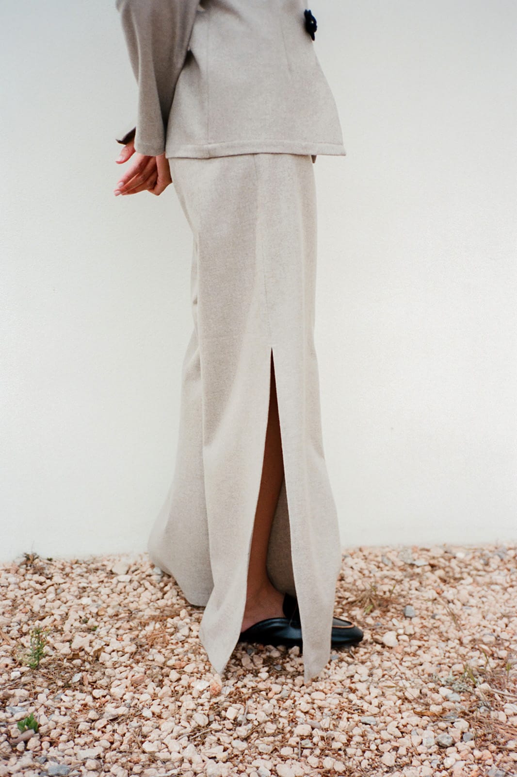 arkitaip Trousers The Lena Wide-Leg Wool Trousers with side slit in beige