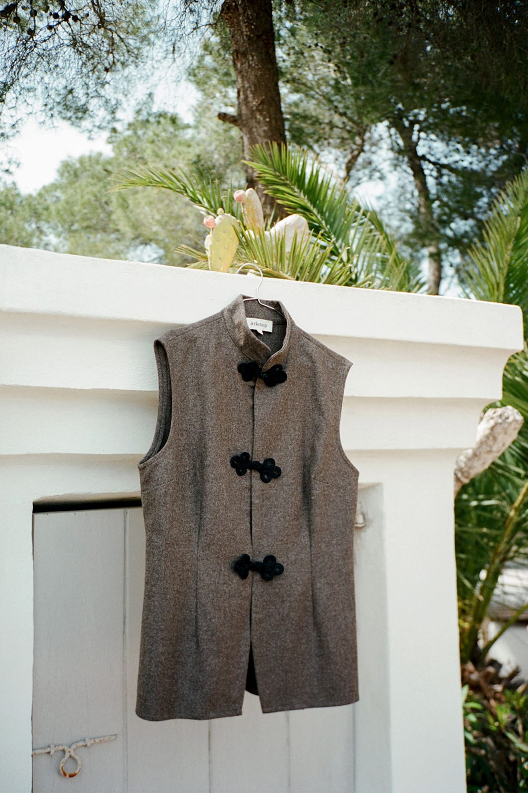 arkitaip Tops The Aria Stand-Up Collar Wool Vest in mocha