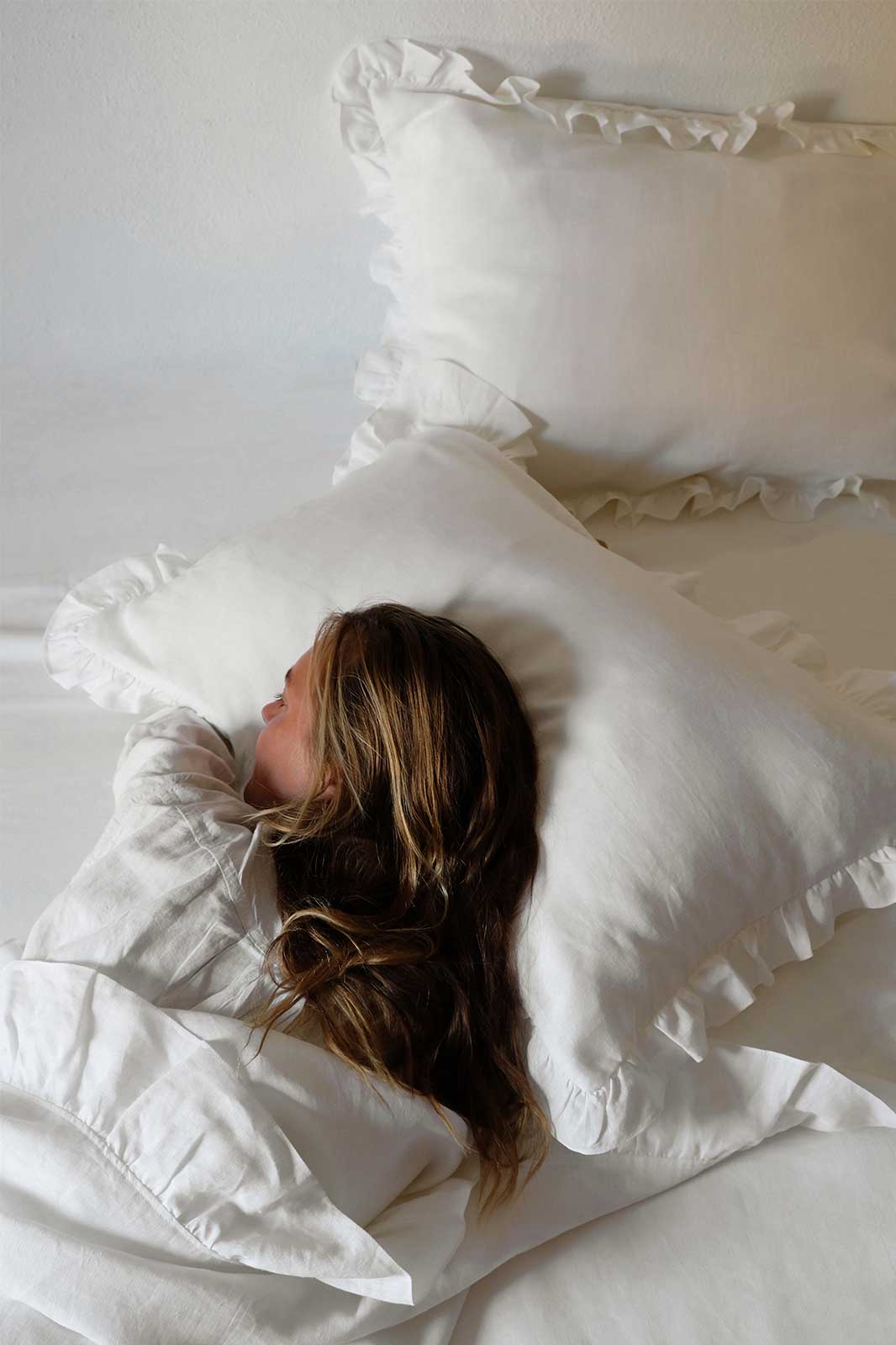 arkitaip Bedding The Ruffled Casita Linen Flat Sheet in White